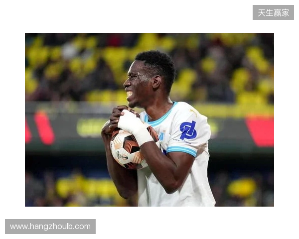 水晶宫vs利兹联：布伦南-约翰逊、伊斯梅拉-萨尔首发，卡尔弗特-勒温、卢卡斯-恩梅加出战